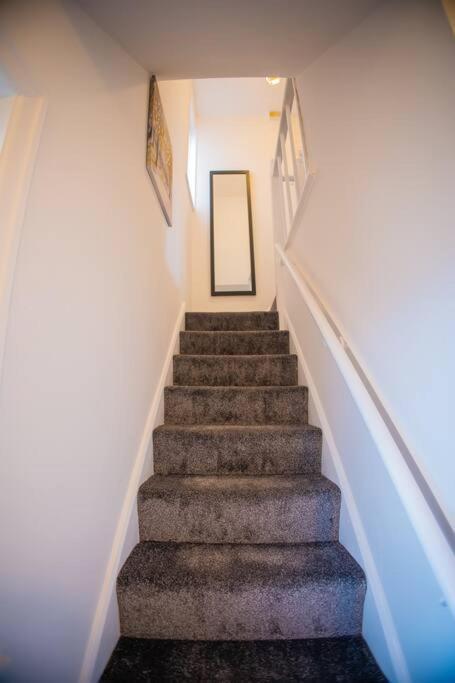Isinmi Home - Close To Mcr City Manchester Esterno foto